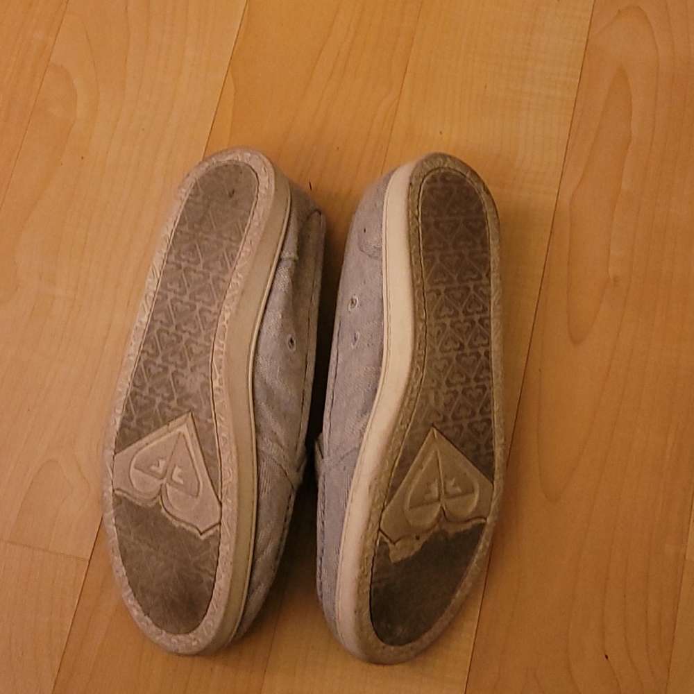 Shoes - Picture 2 of 3